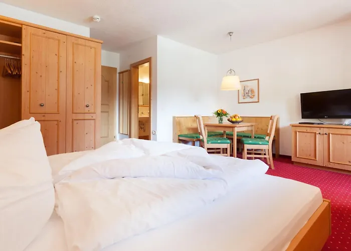 Augarten Отель Нойштифт-им-Штубайталь