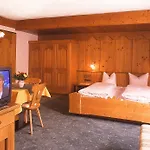 ホテル Augarten ノイシュティフト・イム・シュトゥーバイタール